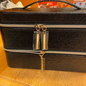 NWOT Lancôme medium size train case for makeup